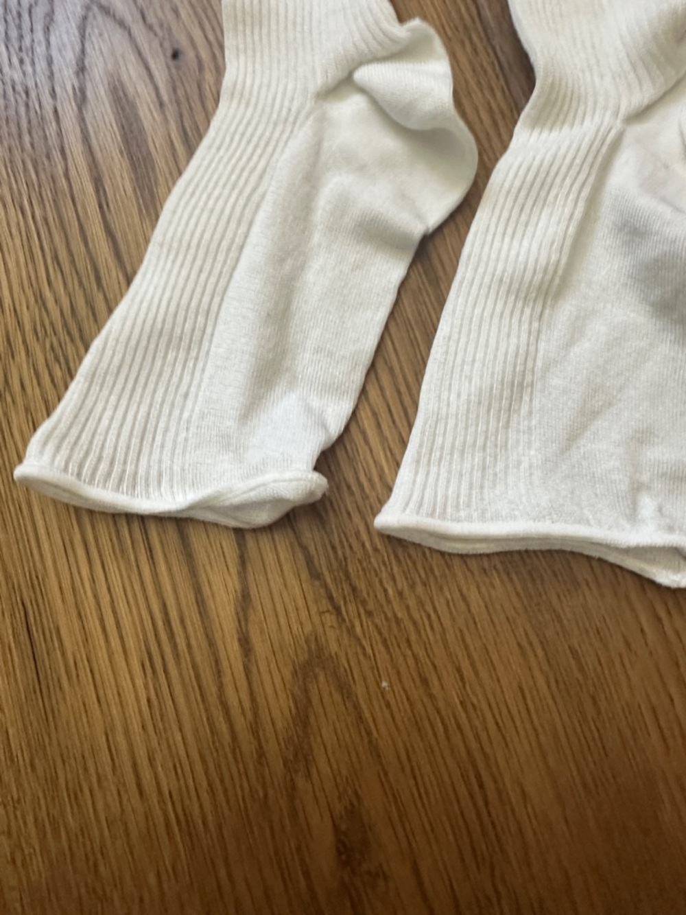CHANEL Cream Ribbed Mid-Calf Socks with CC Embroidery - Picture 2 of 5